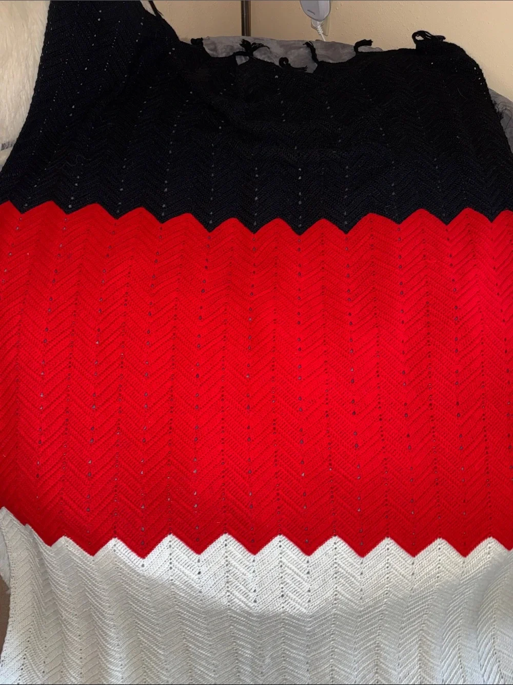 Hand Crafted Red,‎ White & Black Chevron Knit Throw Blanket